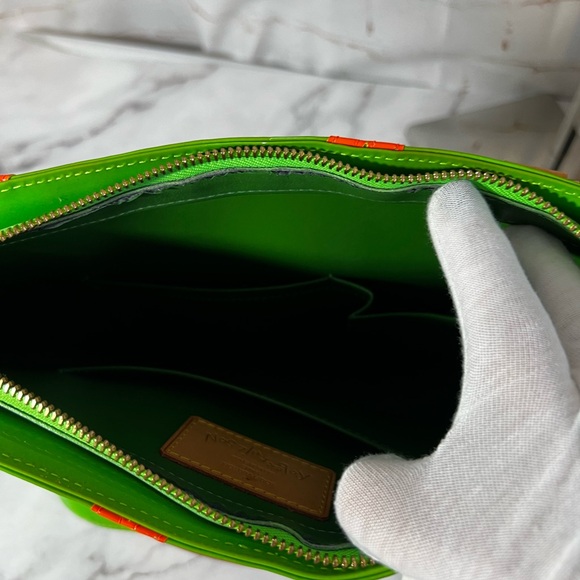 GUC Louis Vuitton X Robert Wilson Green Vernis Houston Tote - Picture 11 of 11